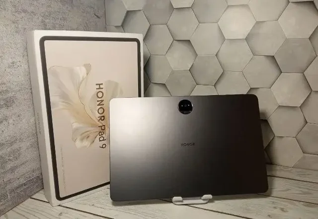 Продам Honor Pad 9 8/128 с царапинами - Смартфоны и планшеты в Саранск