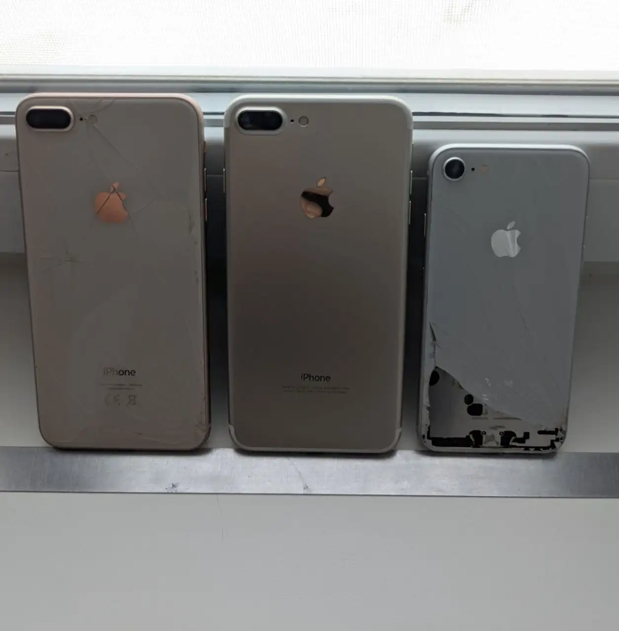 Смартфоны Apple iPhone 7+/8+/8 с неисправностями - Смартфоны и телефоны (Электроника) в Саранск