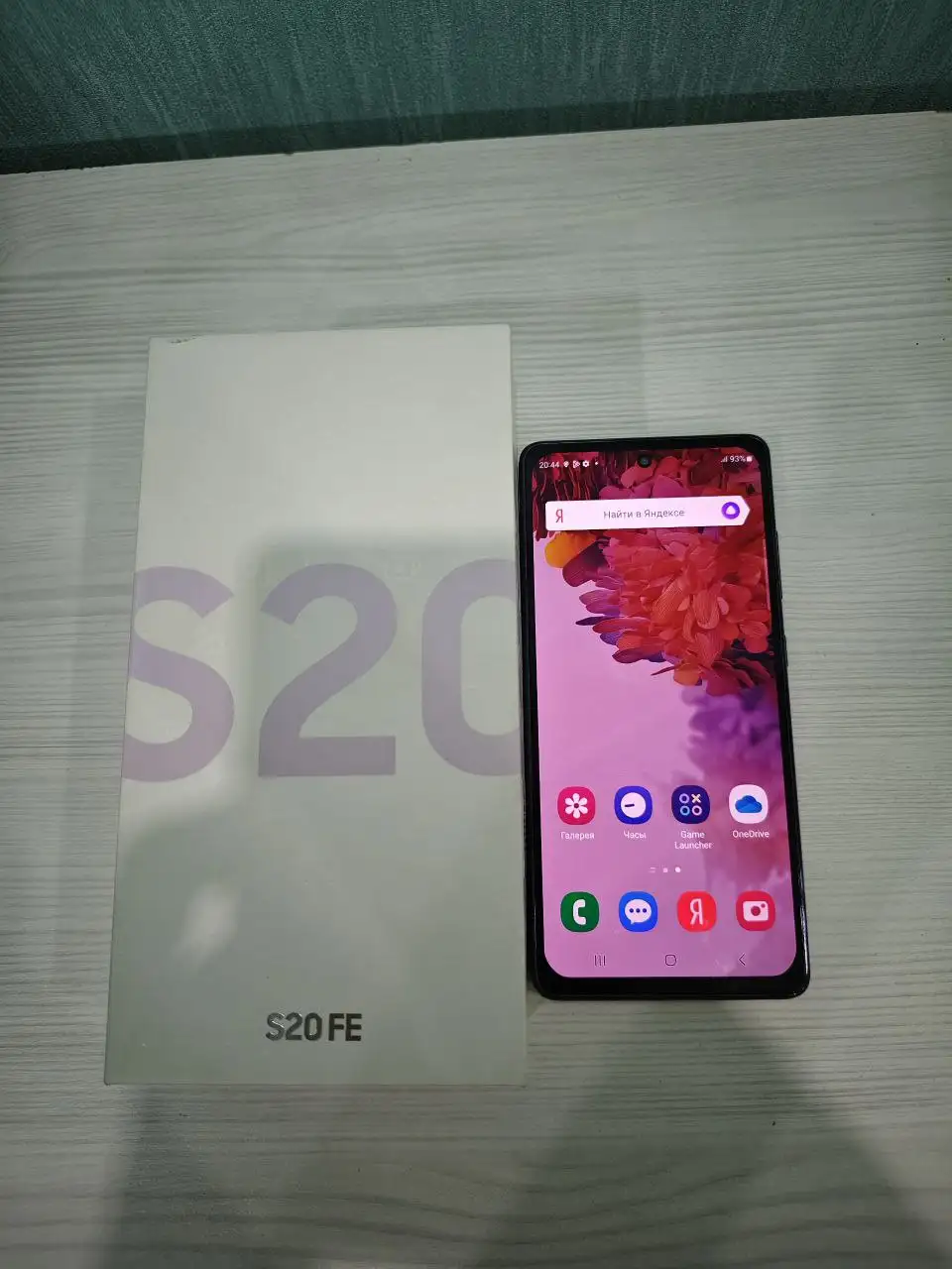 Обмен двух телефонов на iPhone - Смартфоны (Электроника) в Саранск