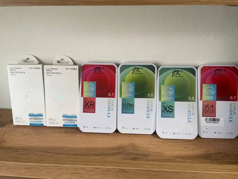 Продам остатки дисплеев и аккумуляторов - Электроника в Саранск