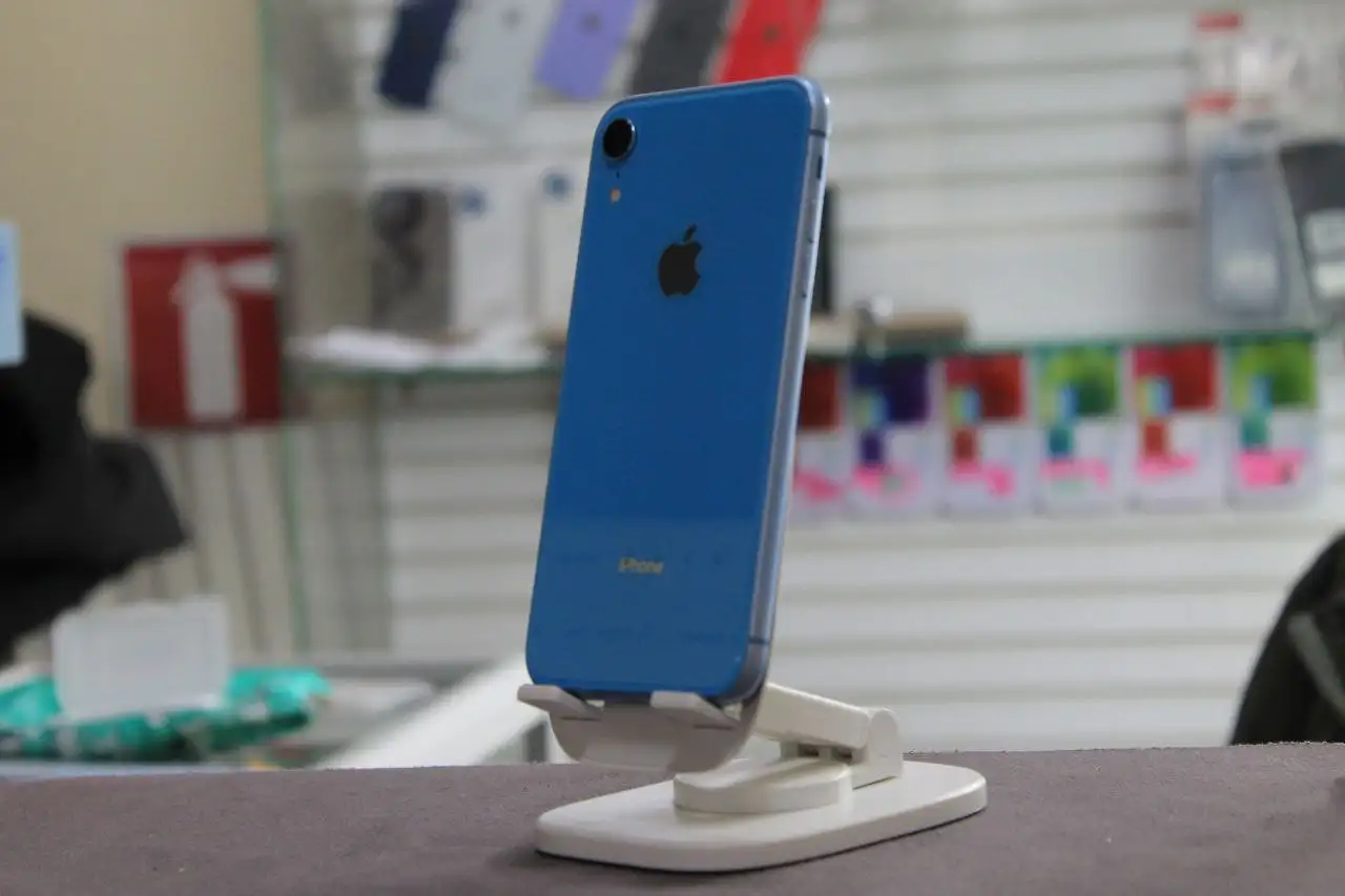 IPhone XR 64 гб с аккумулятором 77% - Смартфоны (Электроника) в Саранск