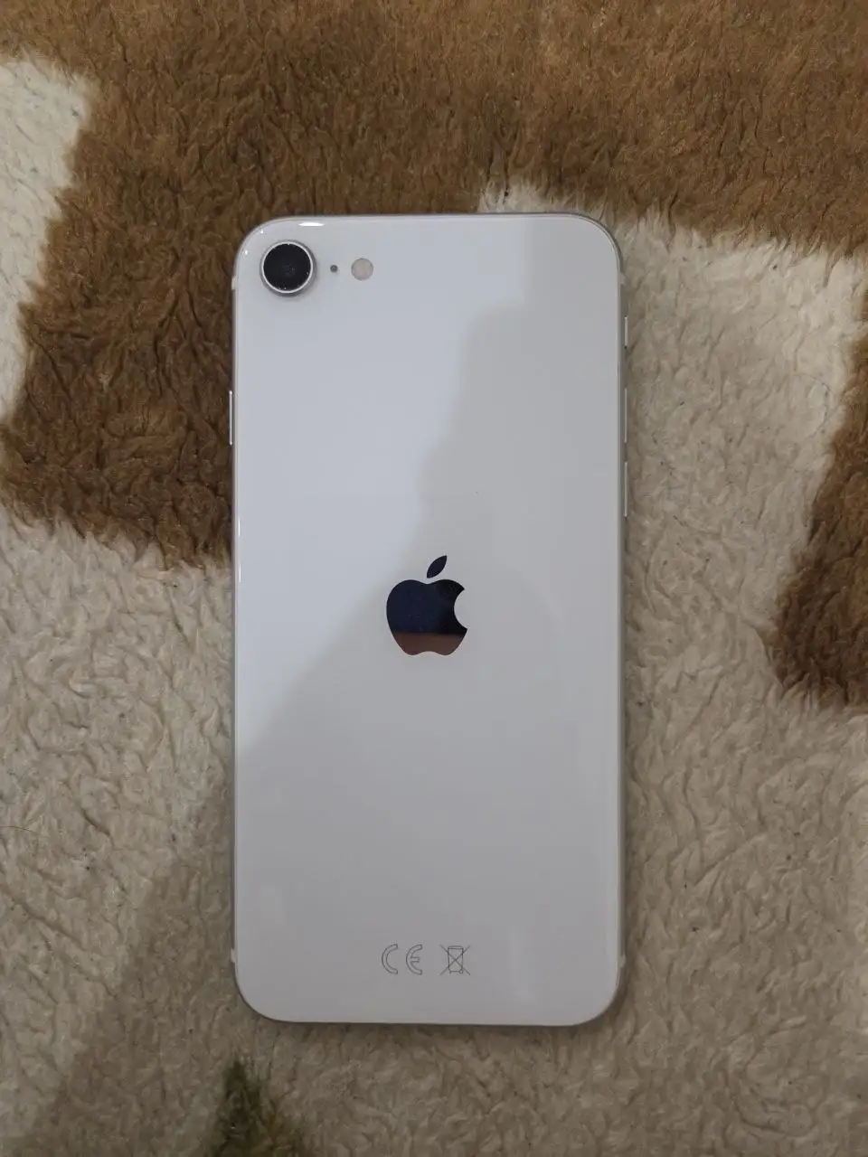 Продажа iPhone SE 2020 в идеальном состоянии - Смартфоны (Электроника) в Саранск