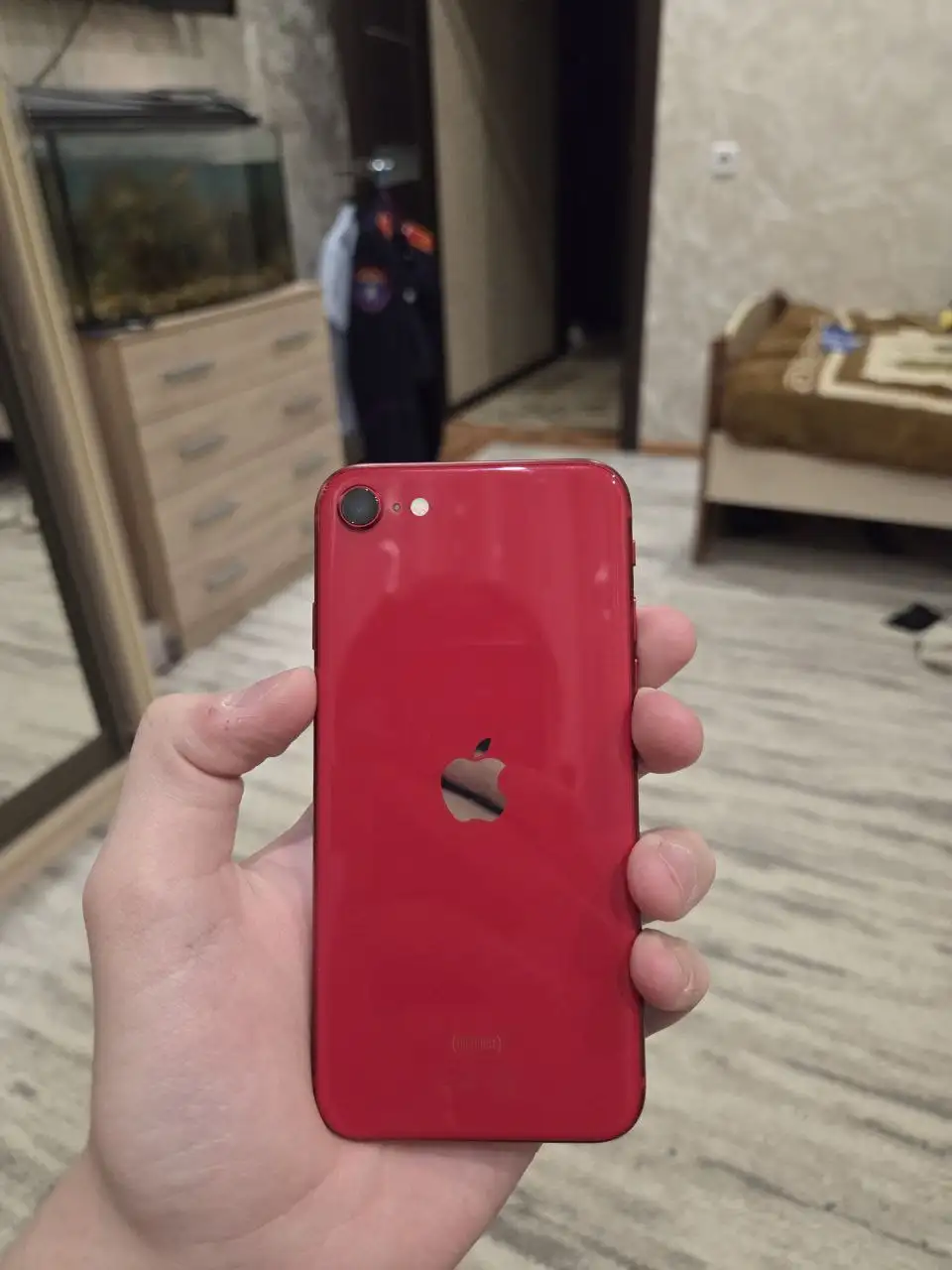 Продам iPhone SE 2 в удовлетворительном состоянии - Смартфоны (Электроника) в Саранск