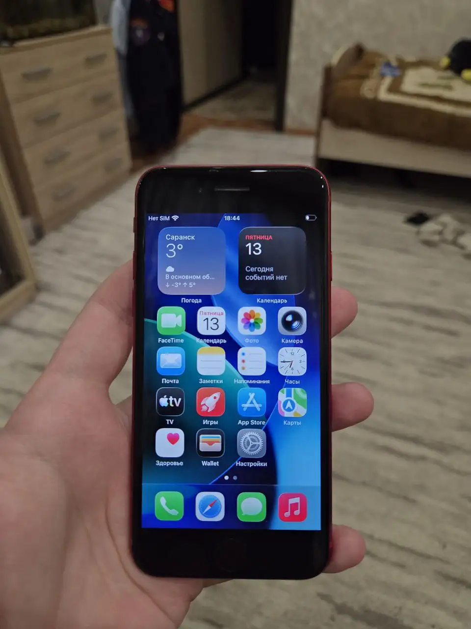 Продам iPhone SE 2 в удовлетворительном состоянии - Смартфоны (Электроника) в Саранск