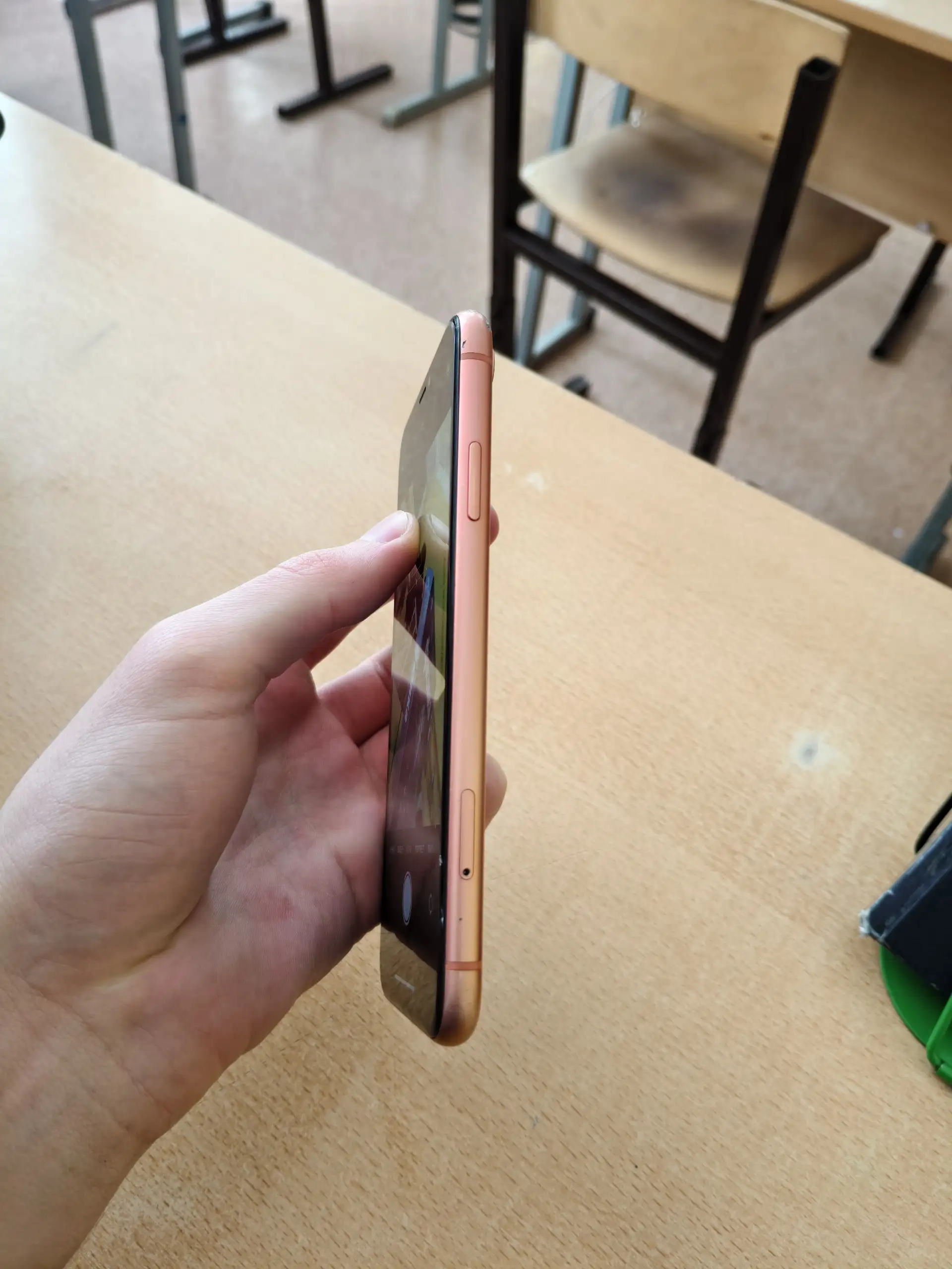 Продажа iPhone Xr 64 ГБ с повреждениями - Смартфоны (Электроника) в Саранск