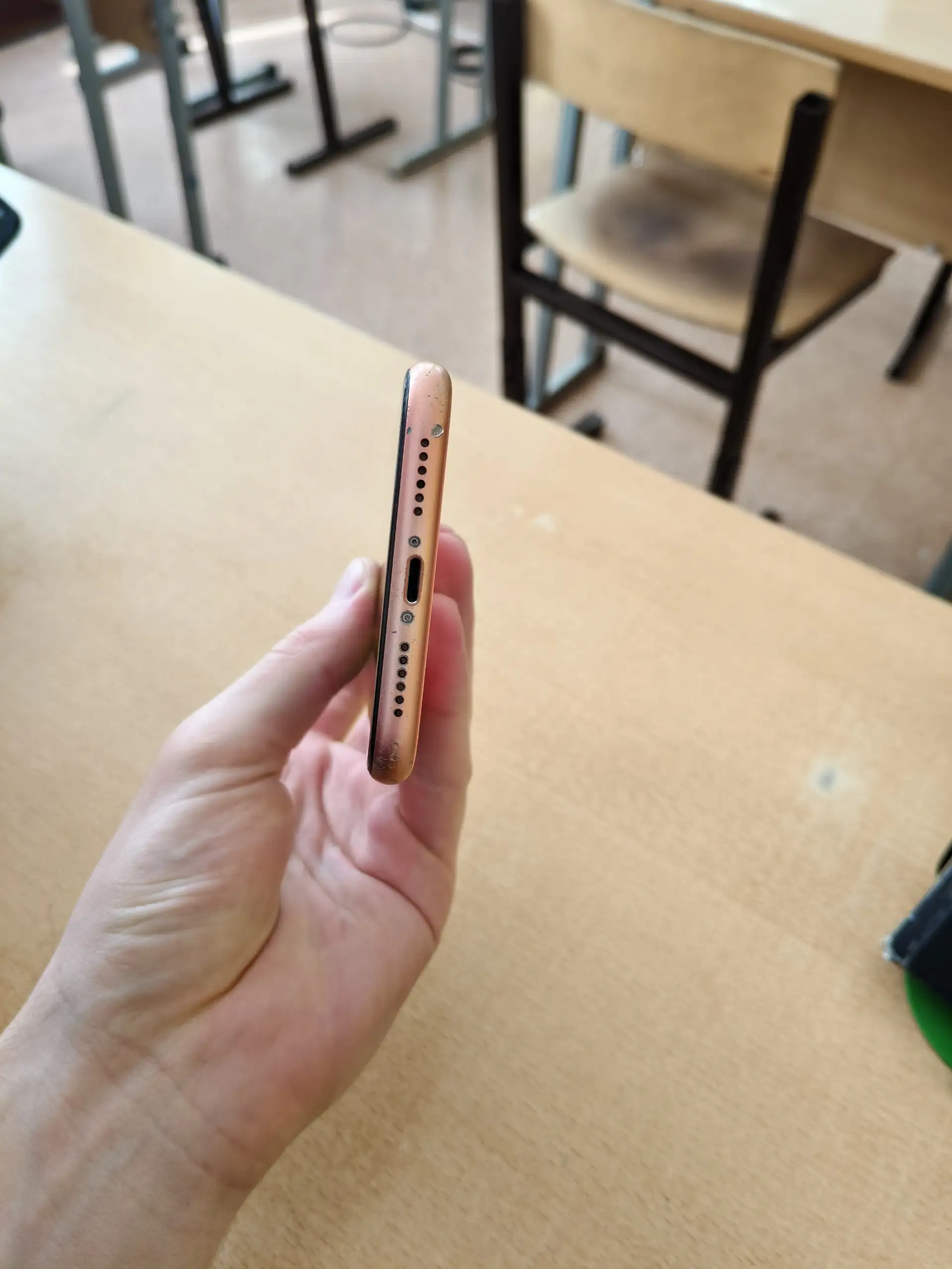 Продажа iPhone Xr 64 ГБ с повреждениями - Смартфоны (Электроника) в Саранск