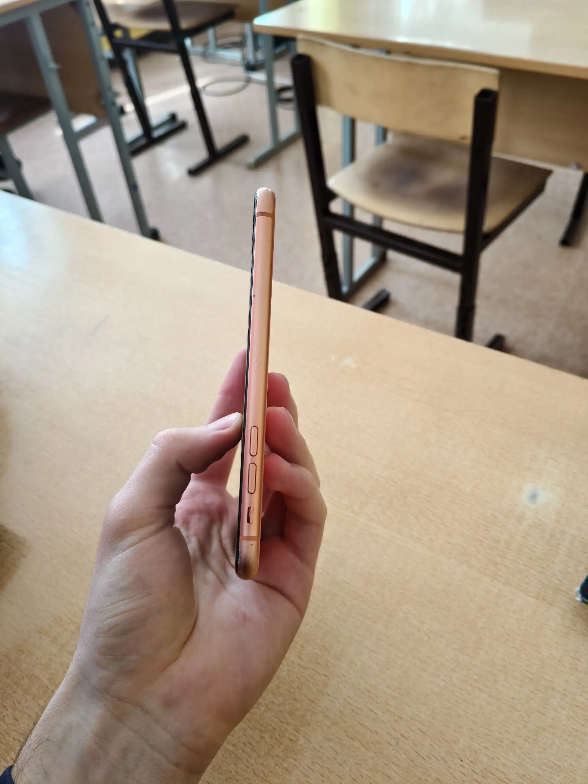 Продажа iPhone Xr 64 ГБ с повреждениями - Смартфоны (Электроника) в Саранск