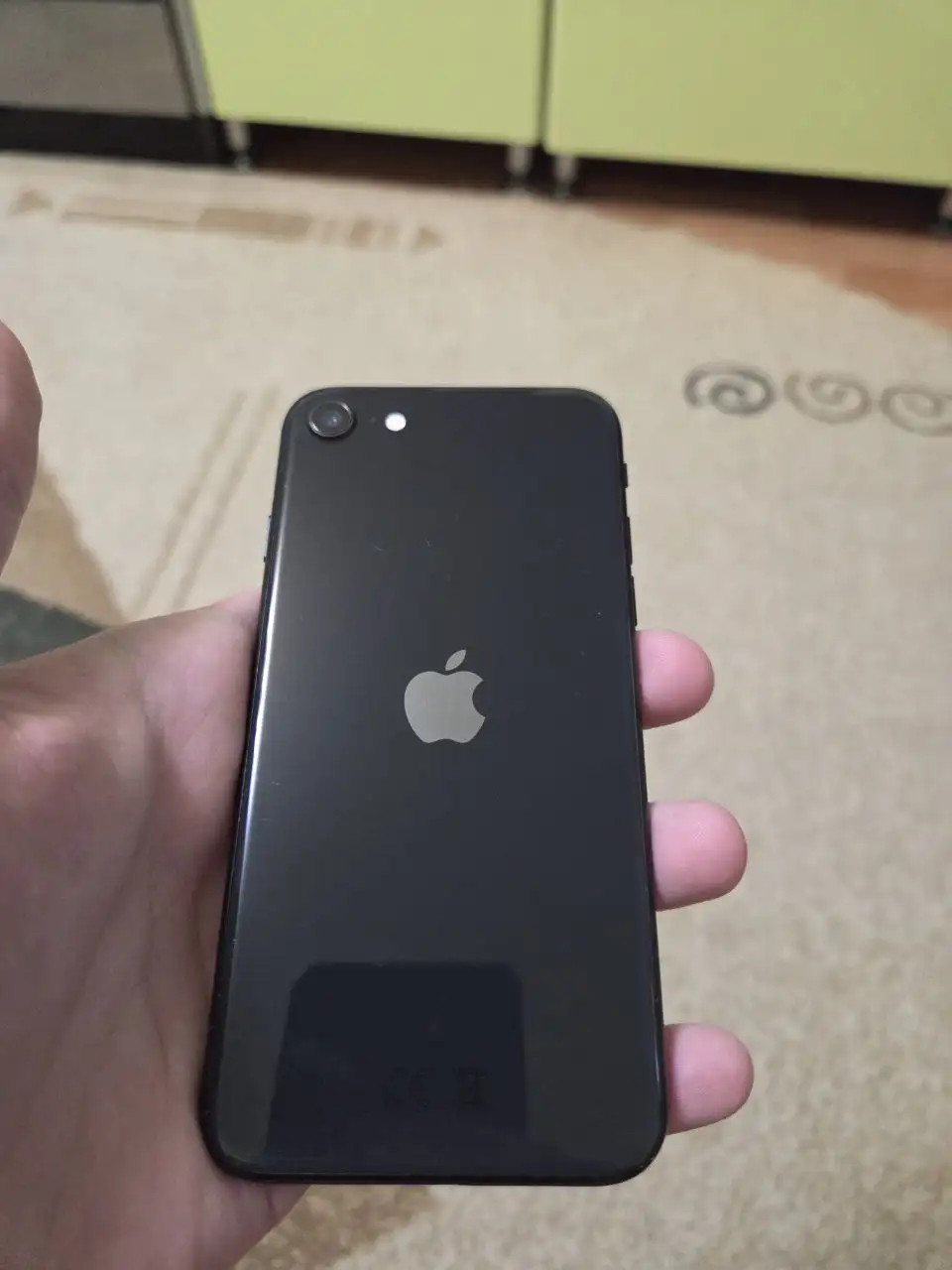 iPhone SE 2020 128GB с замененным экраном и аккумулятором - Смартфоны (Электроника) в Саранск