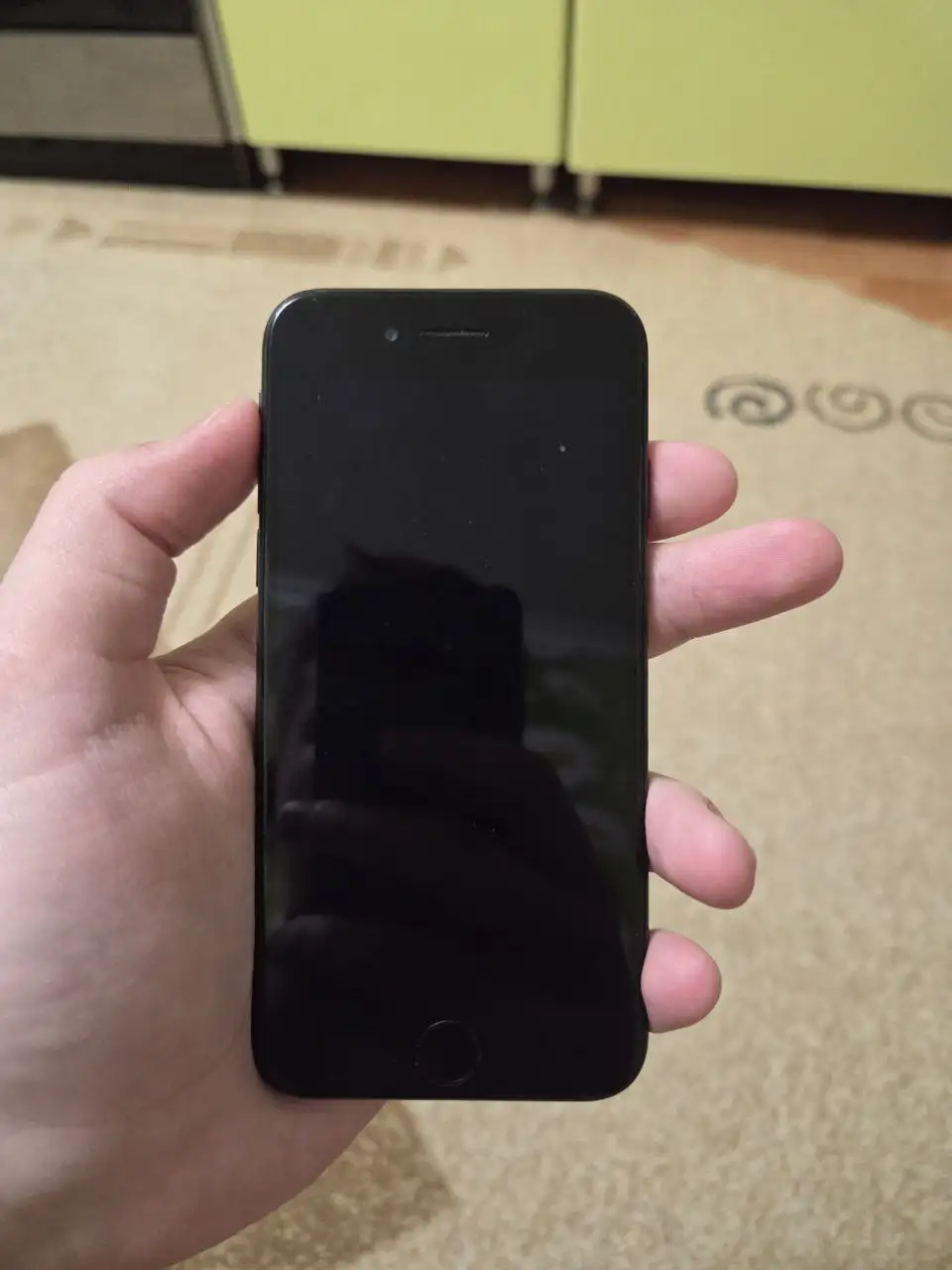 iPhone SE 2020 128GB с замененным экраном и аккумулятором - Смартфоны (Электроника) в Саранск