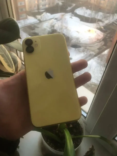 IPhone 11, 128 ГБ в отличном состоянии - Мониторы в Саранск