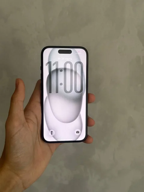 iPhone 15 128GB чёрный в отличном состоянии - Мониторы в Саранск