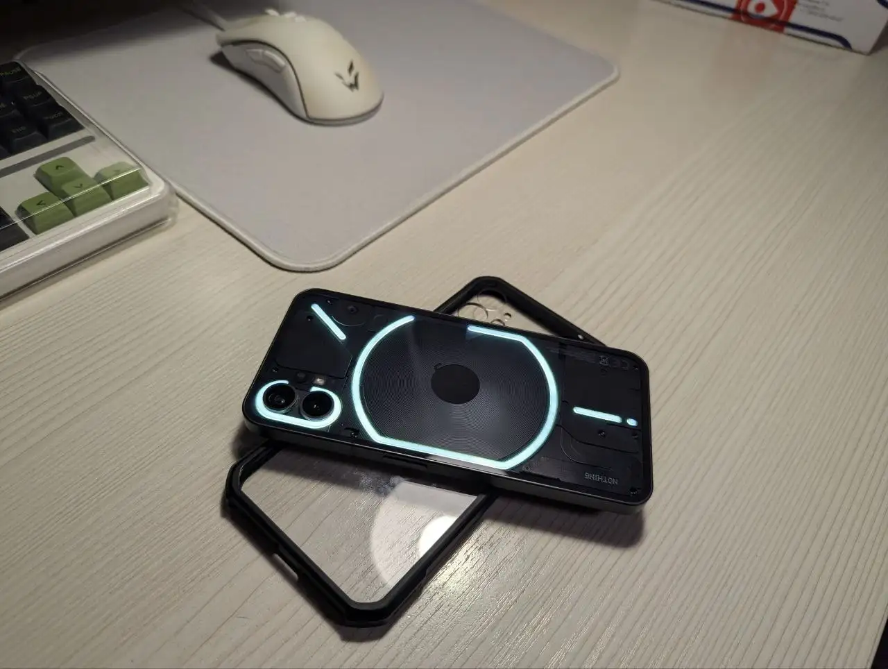 Продам Nothing Phone 1 8/256 в идеальном состоянии - Смартфоны и телефоны (Электроника) в Саранск