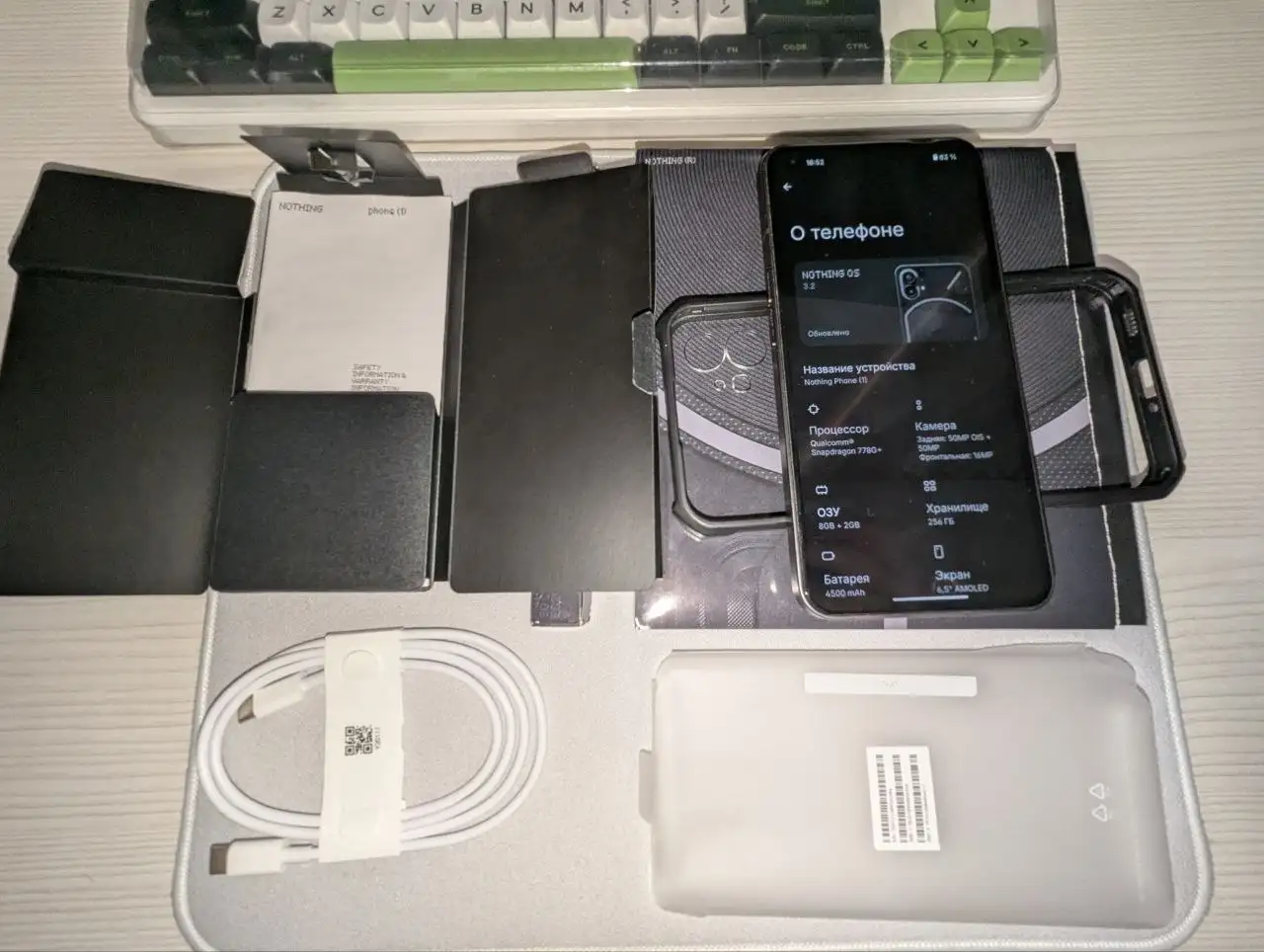 Продам Nothing Phone 1 8/256 в идеальном состоянии - Смартфоны и телефоны (Электроника) в Саранск