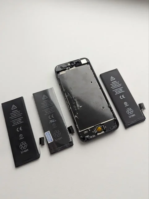 Продажа iPhone 7 и iPhone 5 с аксессуарами - Смартфоны в Саранск