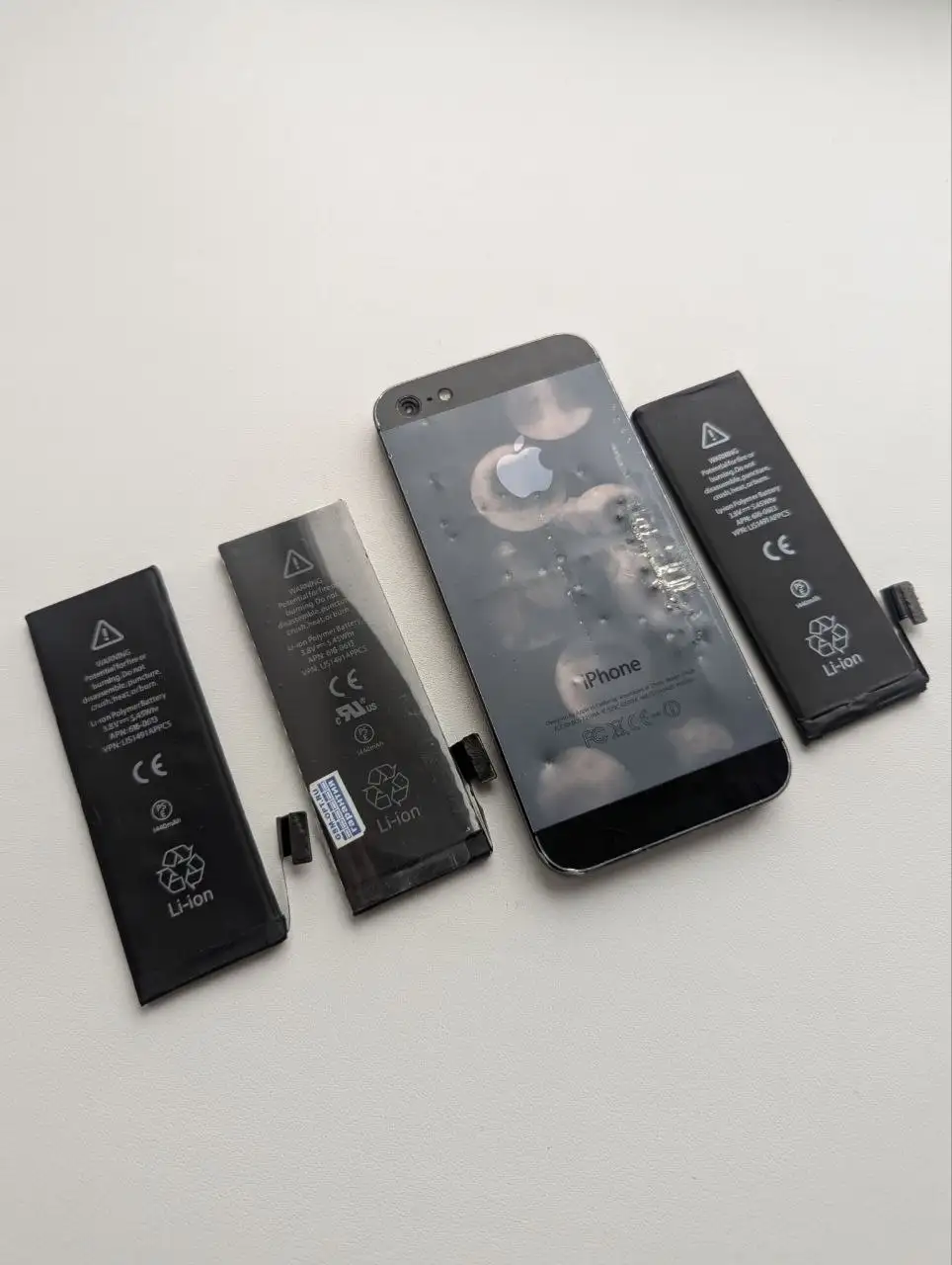 Продажа iPhone 7 и iPhone 5 с аксессуарами - Смартфоны (Электроника) в Саранск