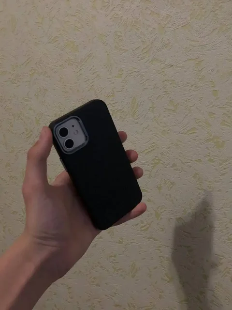 Продам iPhone 12 128GB с треснувшим экраном и замененным аккумулятором - Электроника в Саранск