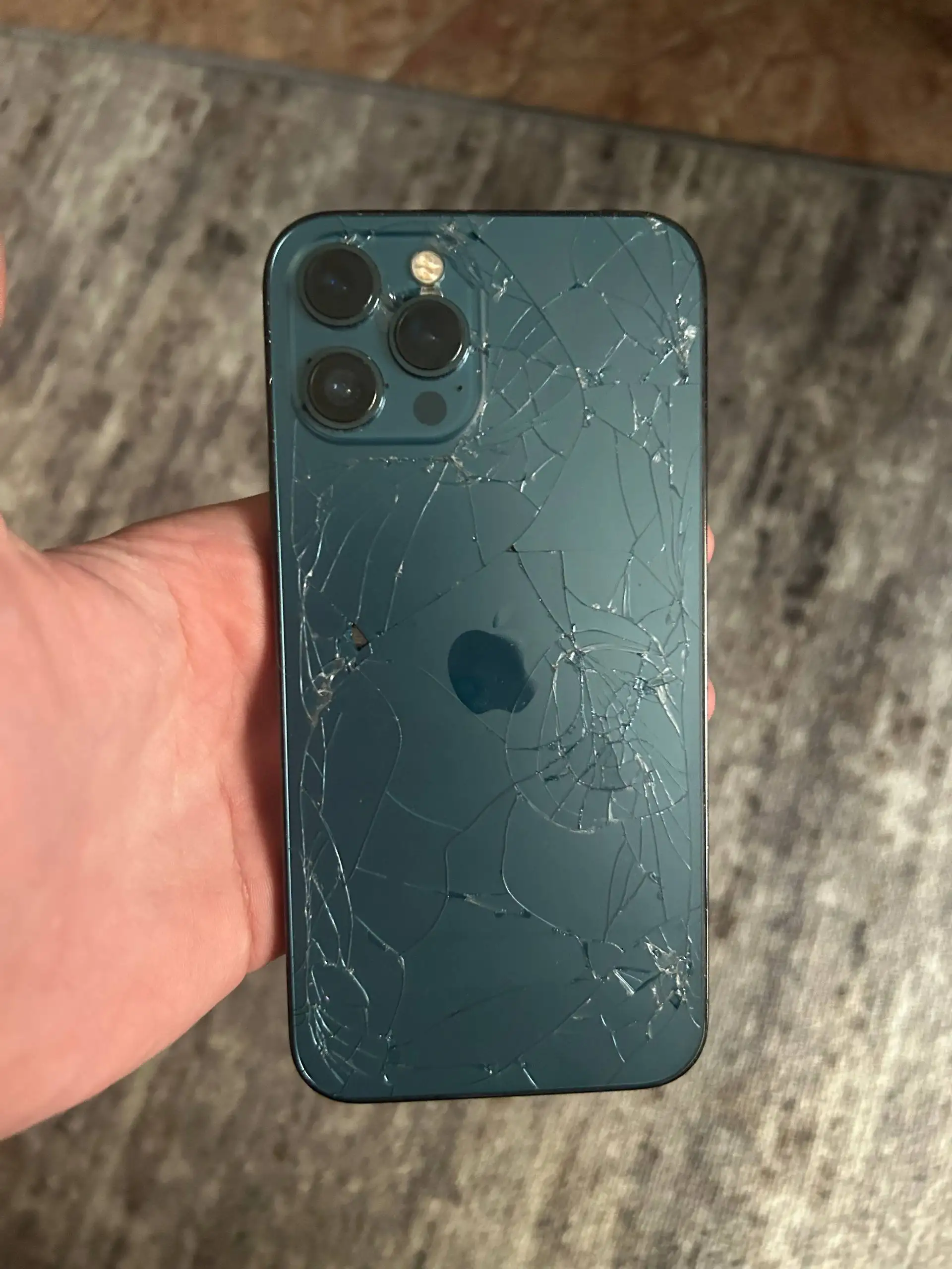 iPhone 12 Pro Max на запчасти или обмен - Смартфоны и аксессуары (Электроника) в Чамзинка