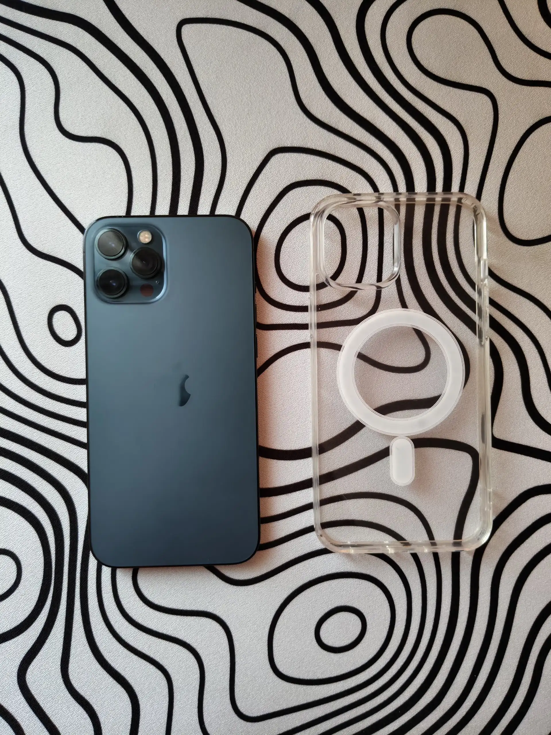 Продажа iPhone 12 Pro Max - Мобильные телефоны и аксессуары (Электроника) в Саранск
