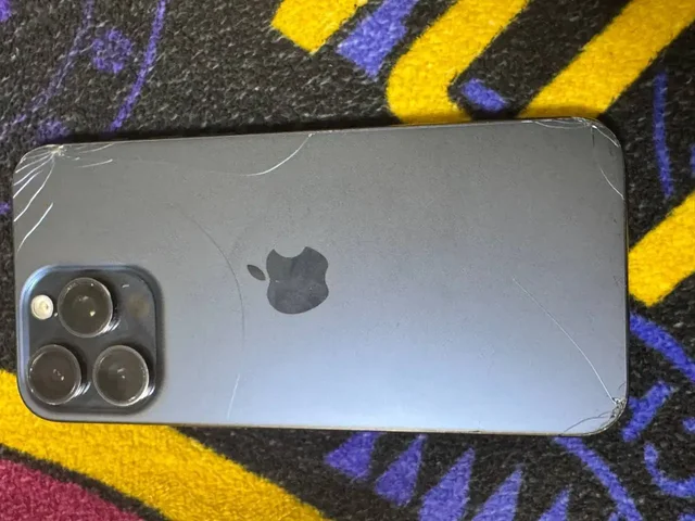 Продаю iPhone 15 Pro Max - Зарядные устройства и аккумуляторы в Саранск