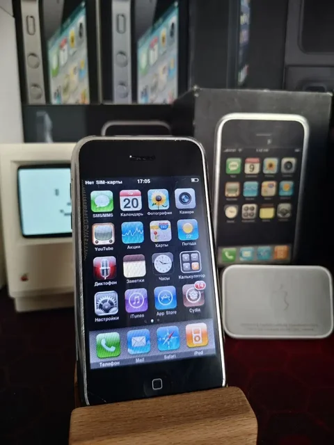 iPhone 2g 8GB в хорошей комплектации - Зарядные устройства и аккумуляторы в Саранск