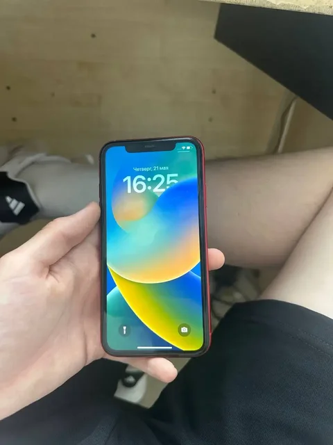 Продам iPhone 11 128 - Зарядные устройства и аккумуляторы в Саранск