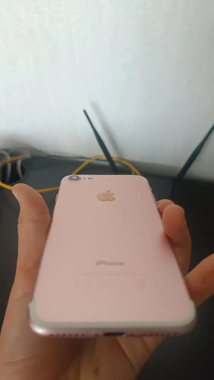 iPhone 1000 SE 2nd Gen 64GB (АКБ 94%, 32GB) в Саранске - Смартфоны и аксессуары (Электроника) в Саранск