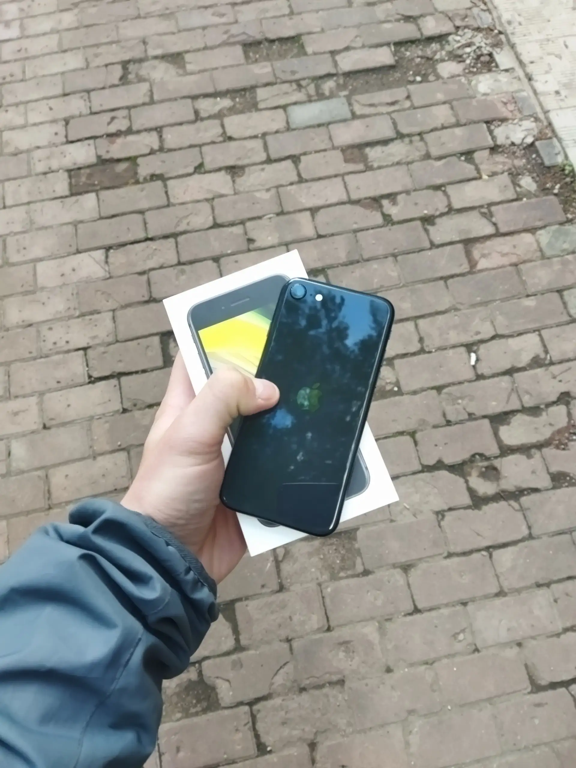 Продаю Apple SE 2020 64GB - Смартфоны (Электроника) в Саранск