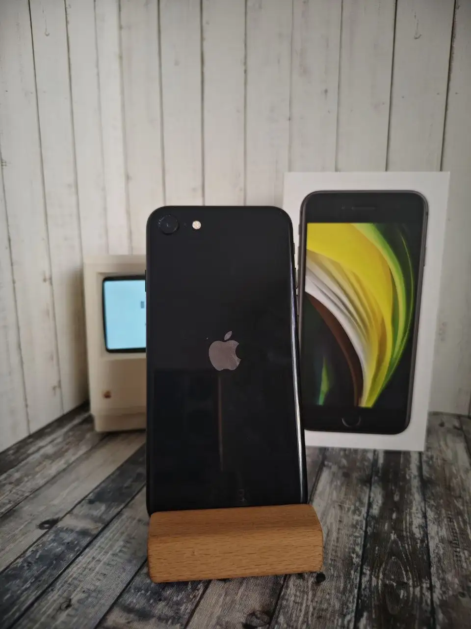 IPhone SE 2020 64GB - Смартфоны и гаджеты (Электроника) в Саранск