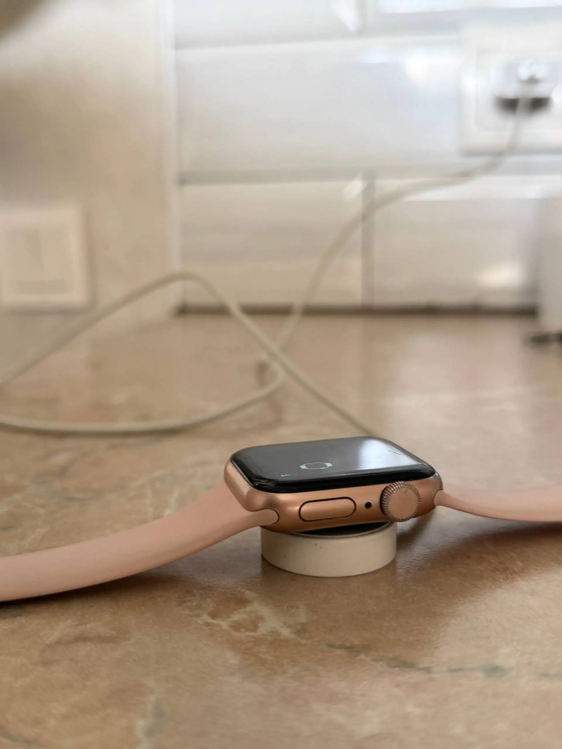 Apple Watch SE Rose Gold - Умные часы (Электроника) в Саранск