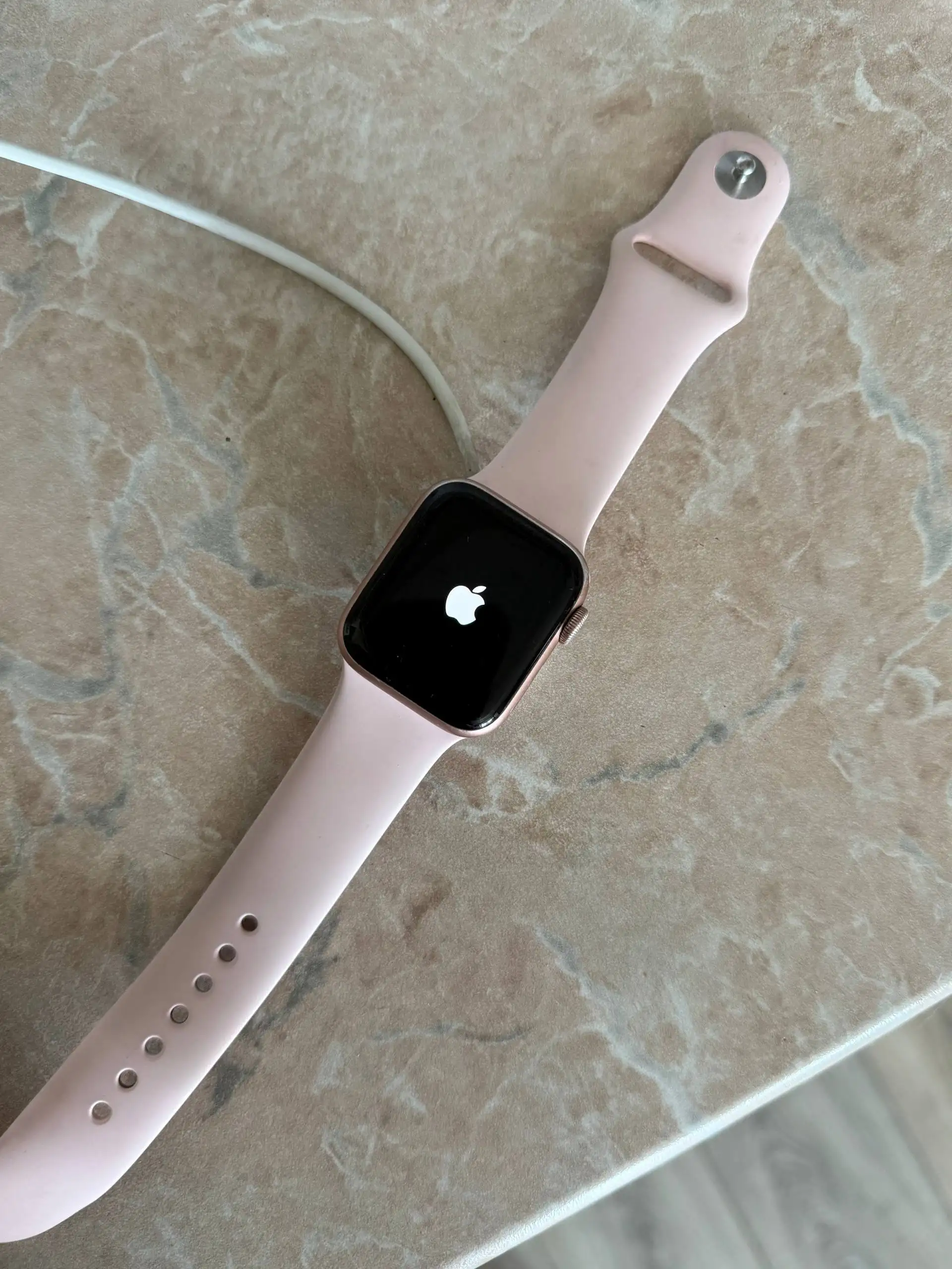 Apple Watch SE 40mm - Умные часы (Электроника) в Саранск