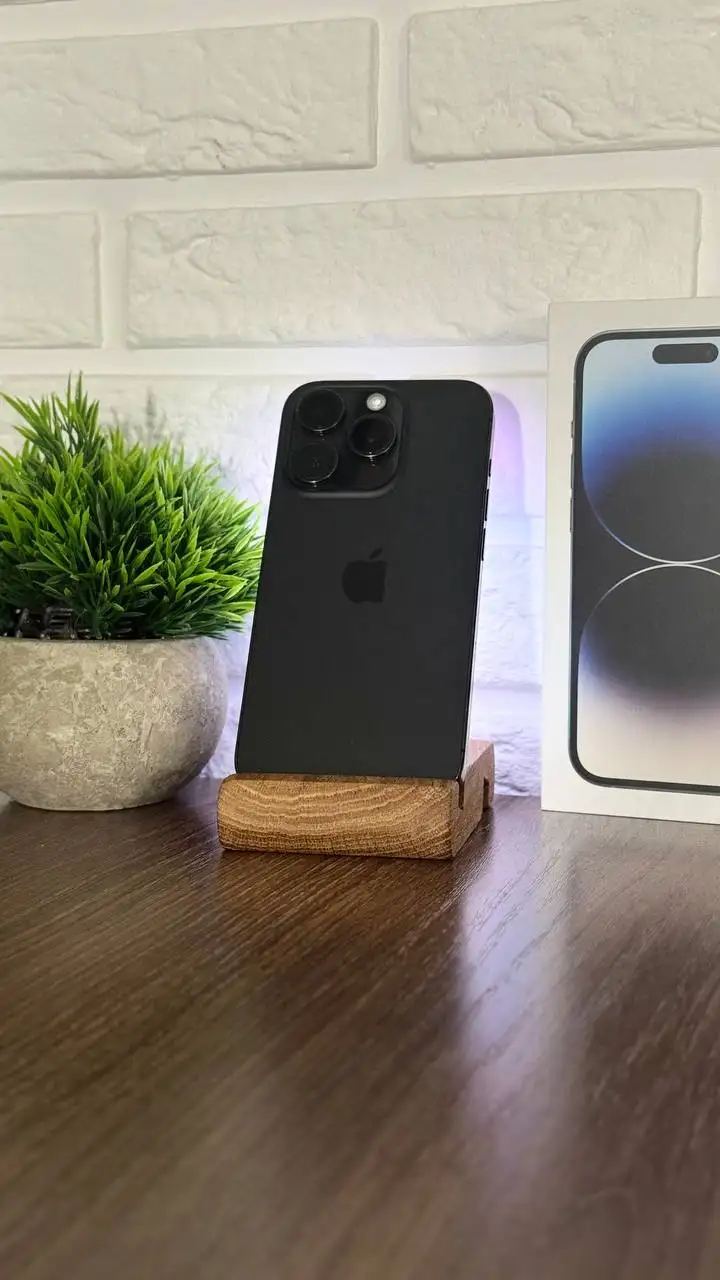 15 pro 128 ГБ аккумулятор 82% не вскрывался - Смартфоны (Электроника) в Саранск