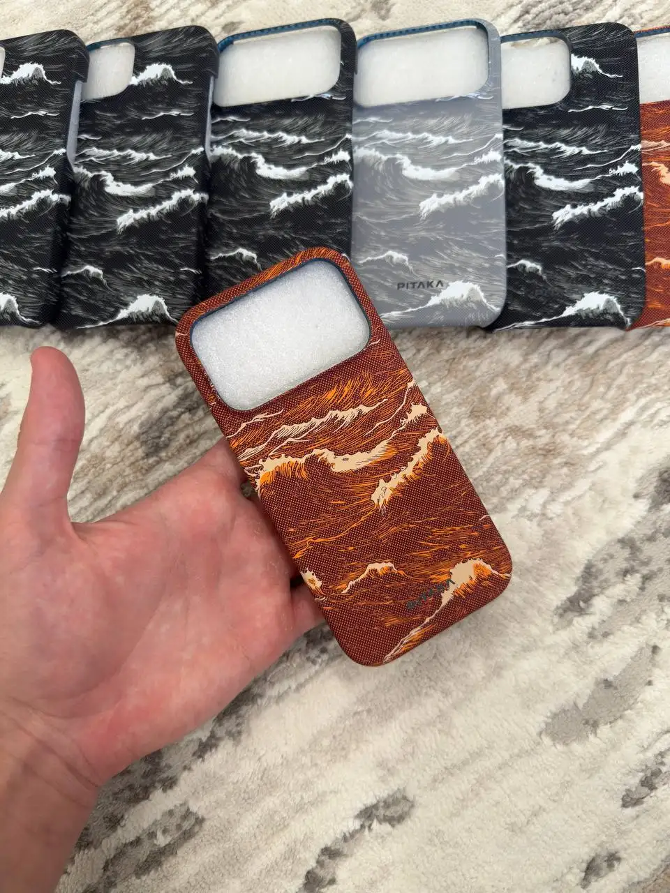 Продажа iPhone 17 Pro и чехлов из имитации карбона - Смартфоны (Электроника) в Саранск