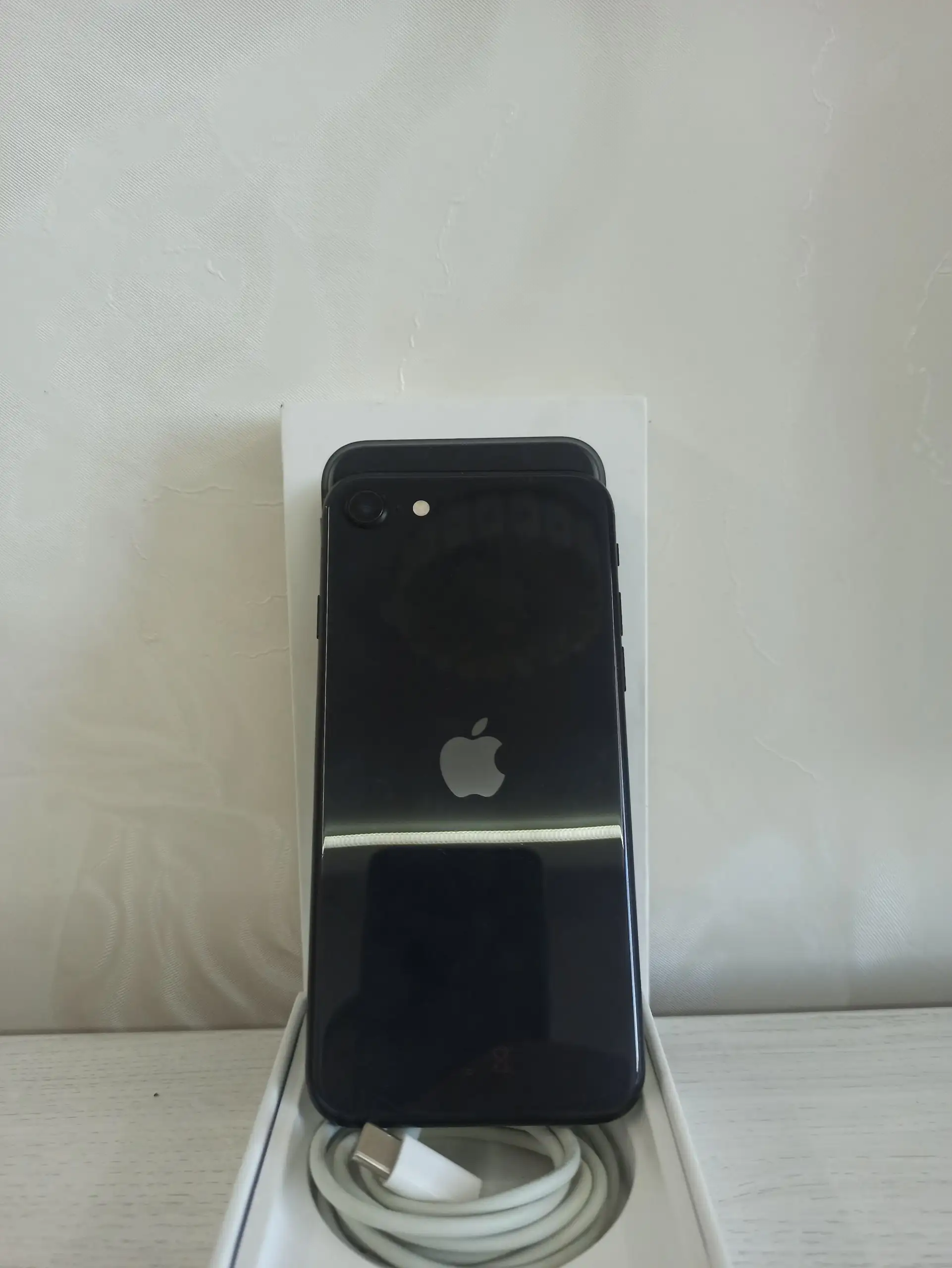 IPhone SE 2020 64GB - Смартфоны (Электроника) в Саранск