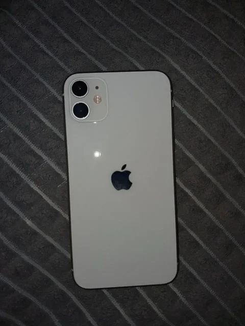 iPhone 11 64GB - Смартфоны и аксессуары в Саранск