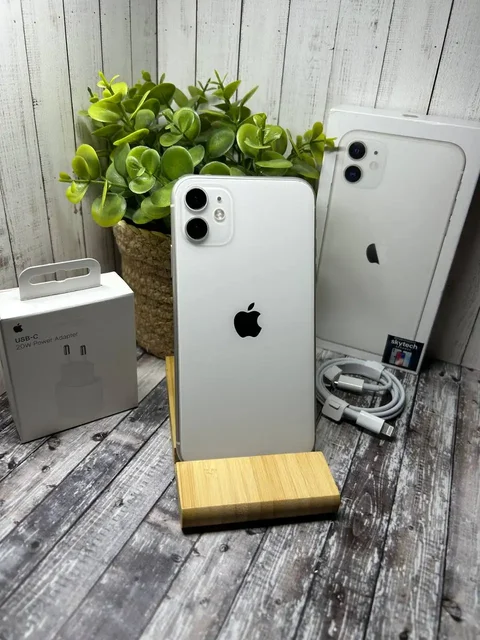 iPhone 11 64GB с гарантией - Смартфоны и планшеты в Саранск