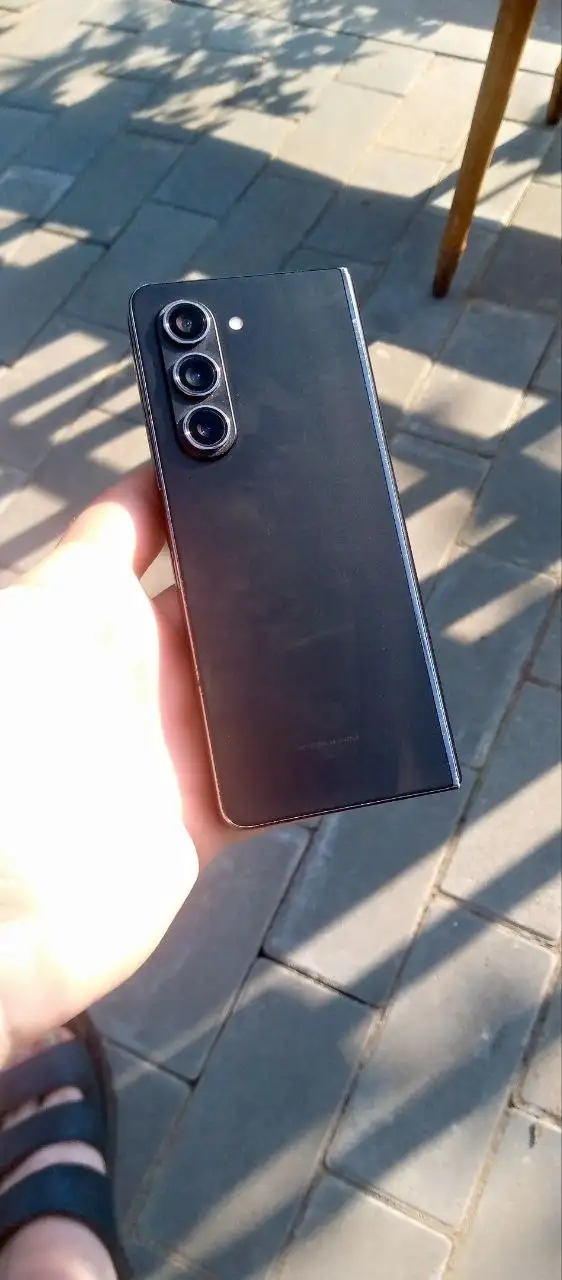 Продажа Samsung Z Fold 5 (без работы внутреннего экрана) - Мобильные телефоны (Электроника) в Саранск