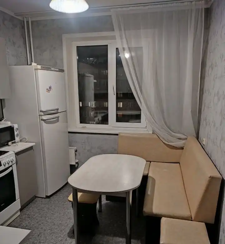 Сдается однокомнатная квартира в центре Взлетки