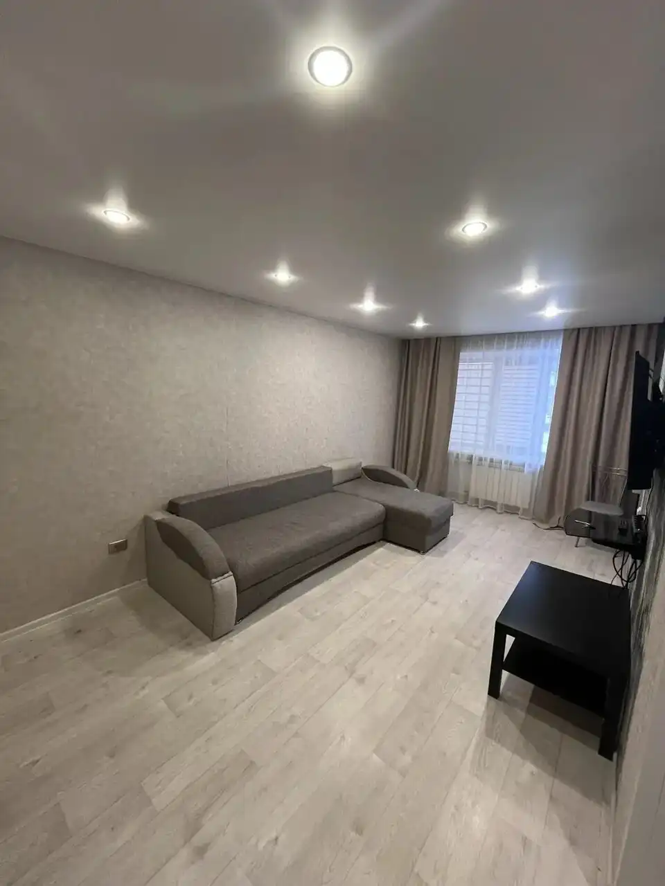 Аренда трехкомнатной квартиры в Свердловском районе