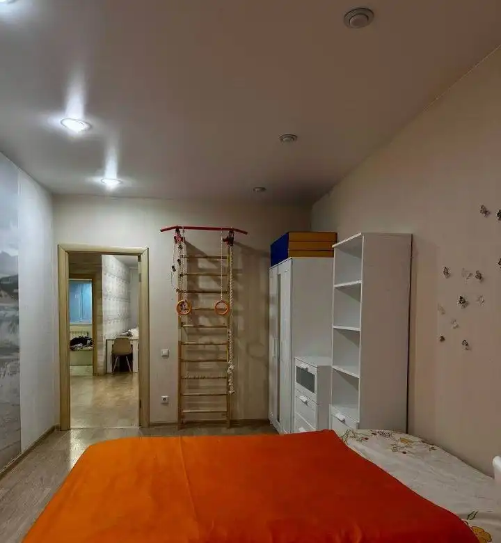 Двухкомнатная квартира в Академгородке Красноярска