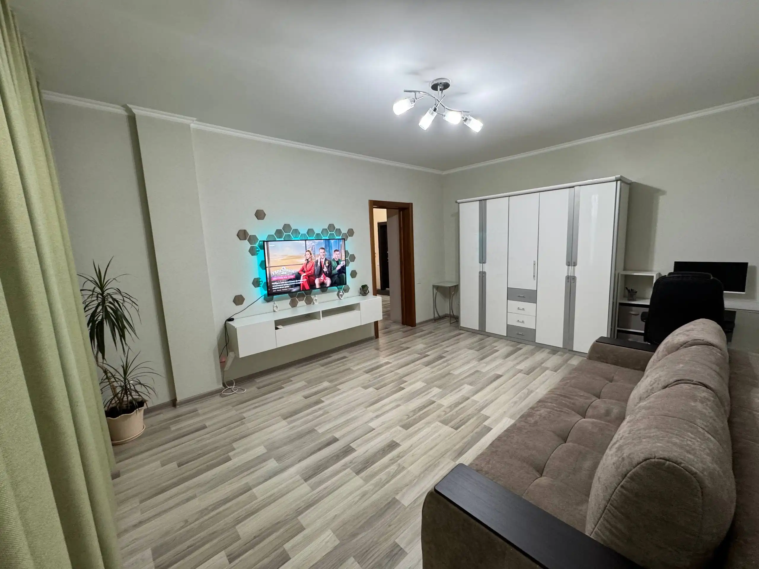 Сдается 2-комнатная квартира в Октябрьском районе Красноярска - Аренда квартир (Недвижимость) в Красноярск