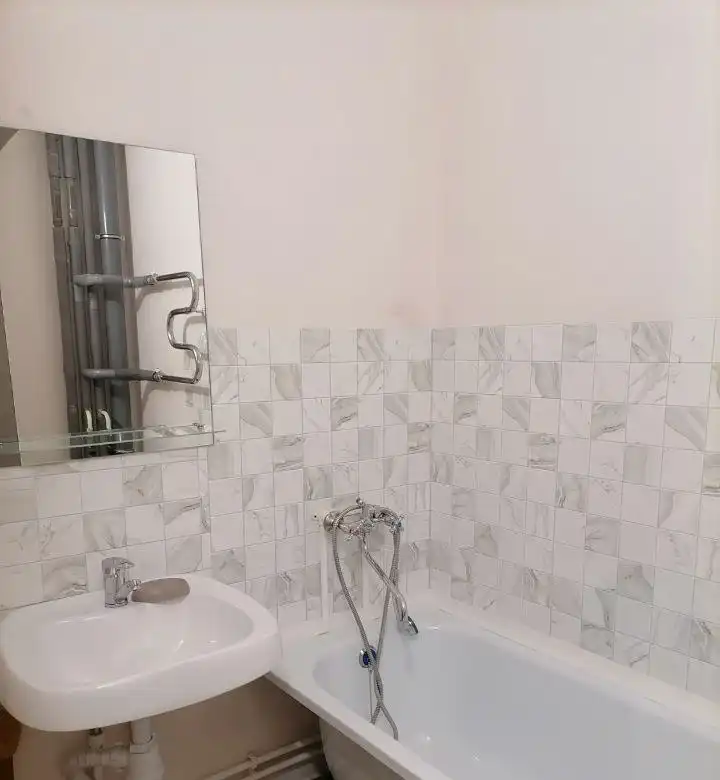 Сдается однокомнатная квартира в Октябрьском районе - Аренда квартир (Недвижимость) в Красноярск