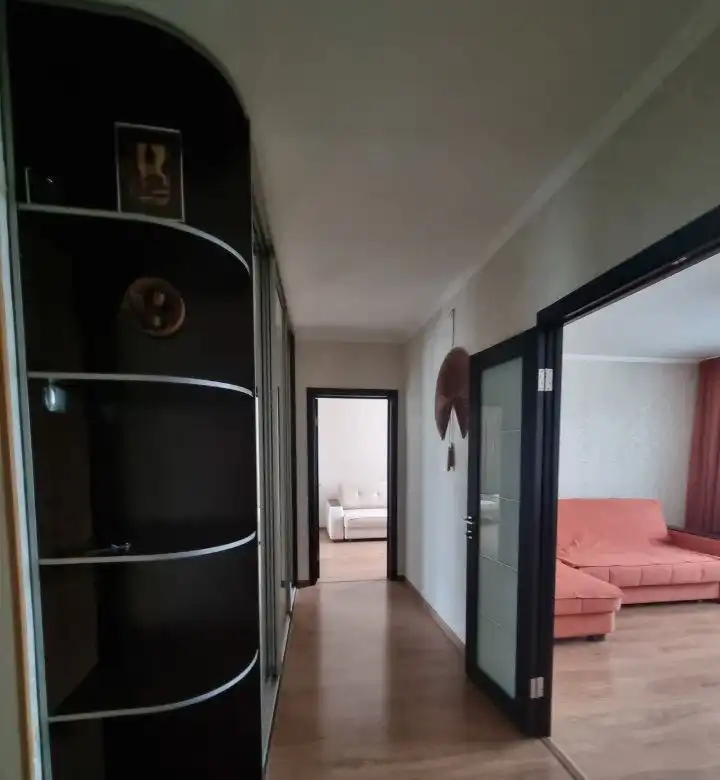 Сдается двухкомнатная квартира на улице Молокова - Аренда квартир (Недвижимость) в Красноярск