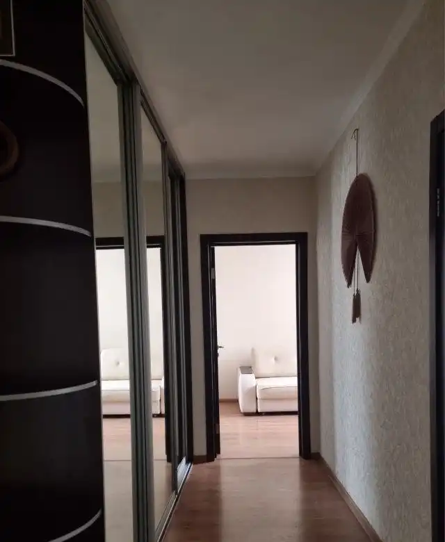 Сдается двухкомнатная квартира на улице Молокова - Аренда квартир (Недвижимость) в Красноярск