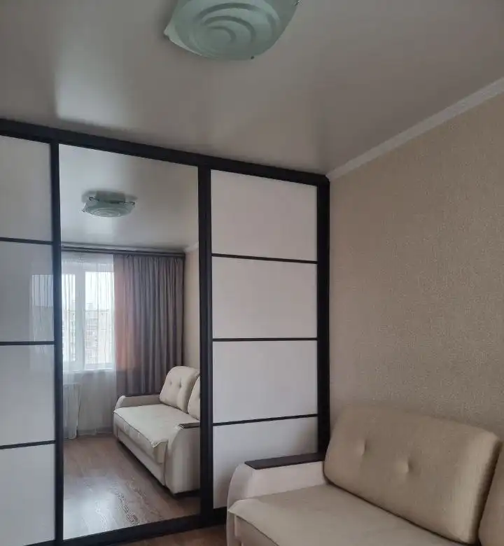 Сдается двухкомнатная квартира на улице Молокова - Аренда квартир (Недвижимость) в Красноярск