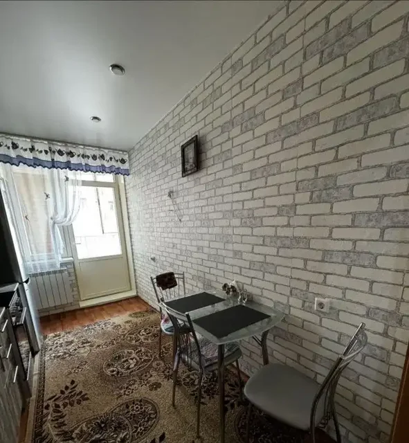 Сдается однокомнатная квартира в Красноярске - Дома в Красноярск