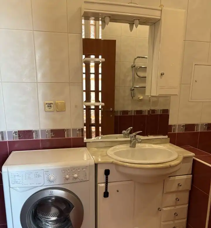 Сдается двухкомнатная квартира на улице Обороны в Красноярске - Аренда квартир (Недвижимость) в Красноярск