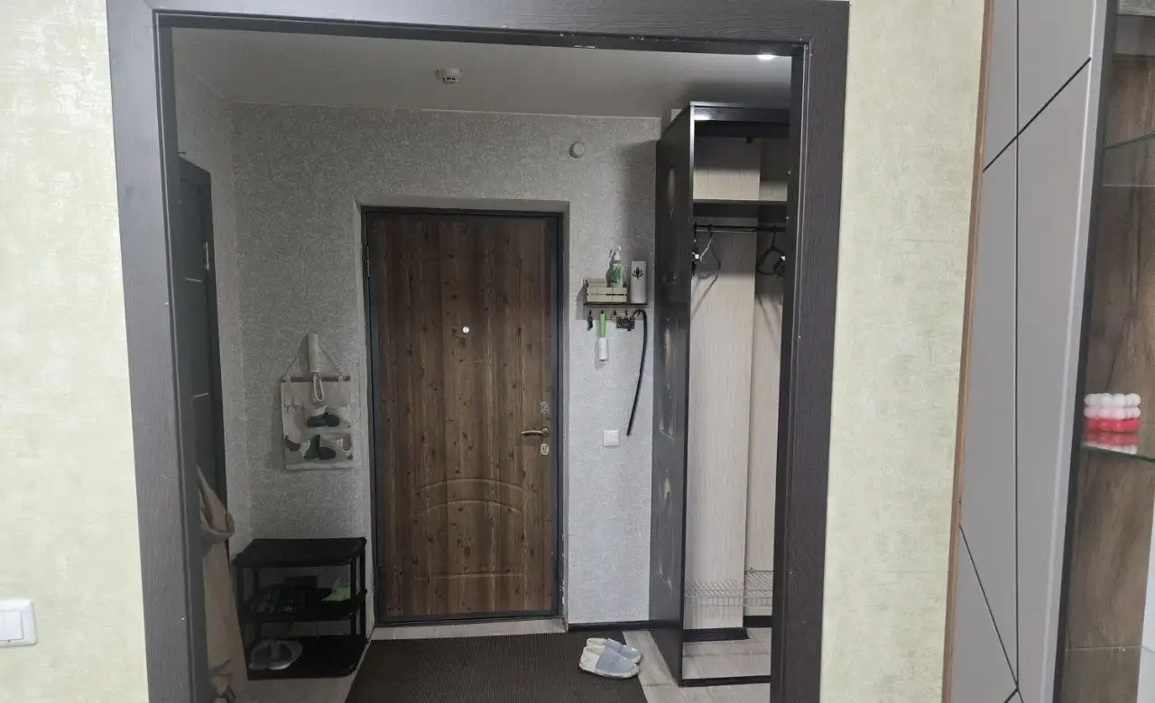 Сдается однокомнатная квартира 43м² на Калинина 185, Октябрьский район - Аренда квартир (Недвижимость) в Красноярск