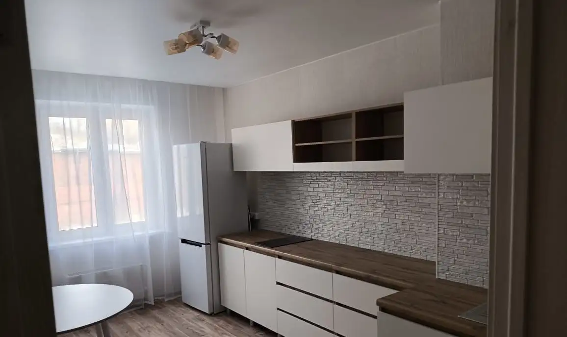 Сдается двухкомнатная квартира на Дубровинского 110Г - Аренда квартир (Недвижимость) в Красноярск