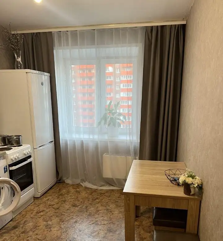 Сдается однокомнатная квартира в мкр. Солнечный, просп. 60 лет Образования СССР, 58 - Аренда квартир (Недвижимость) в Красноярск