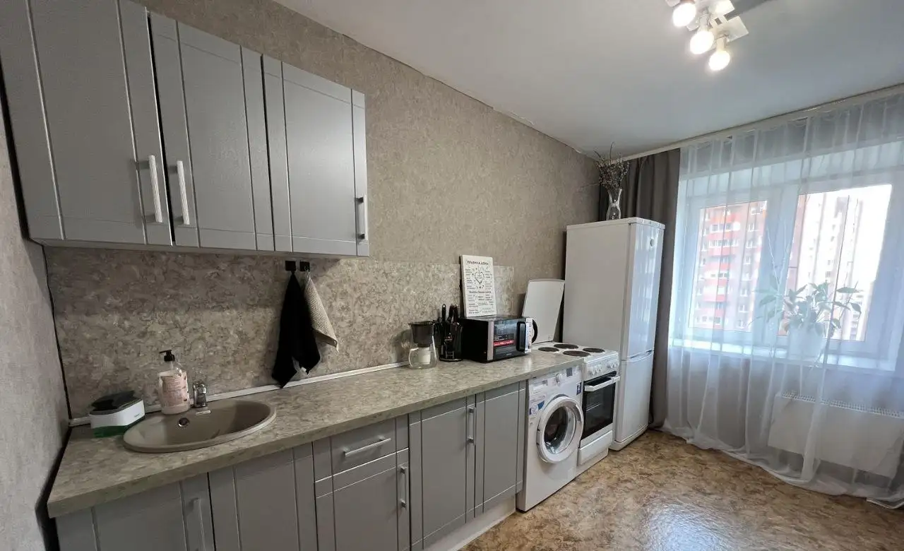 Сдается однокомнатная квартира в мкр. Солнечный, просп. 60 лет Образования СССР, 58 - Аренда квартир (Недвижимость) в Красноярск